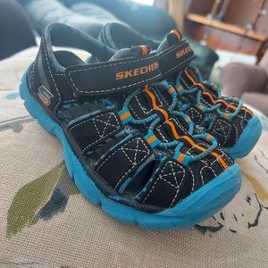 Sketchers sandles